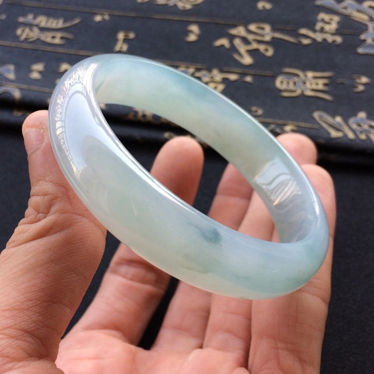 (超值推荐)糯冰种晴水飘花手镯(56mm)