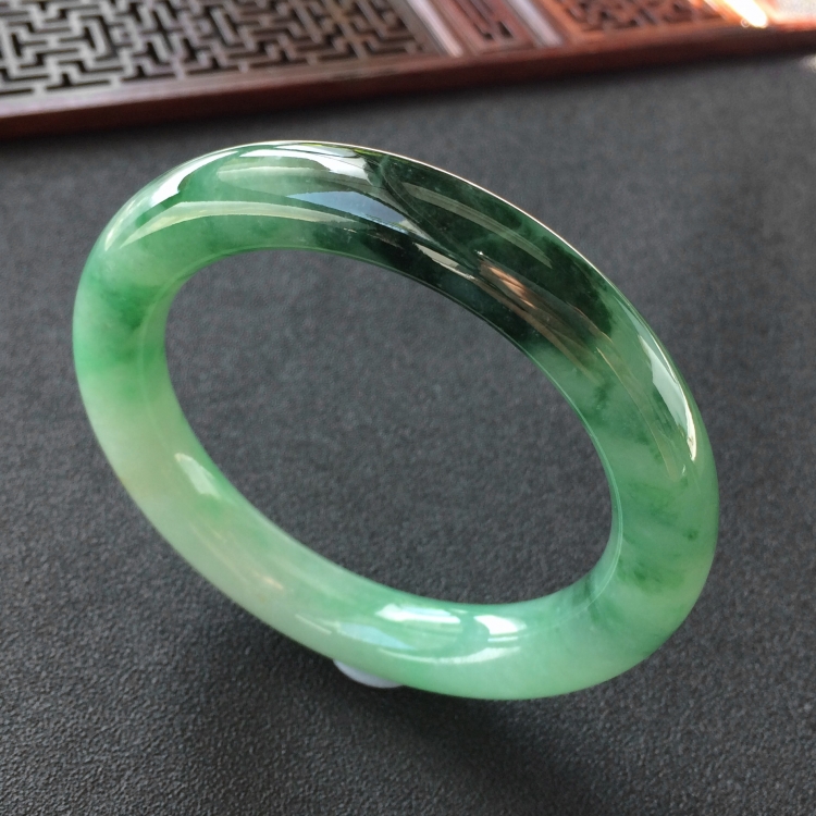 (超值推荐)糯冰种飘花圆条手镯(55mm)