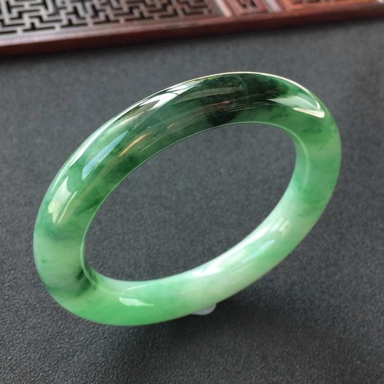 (超值推荐)糯冰种飘花圆条手镯(55mm)