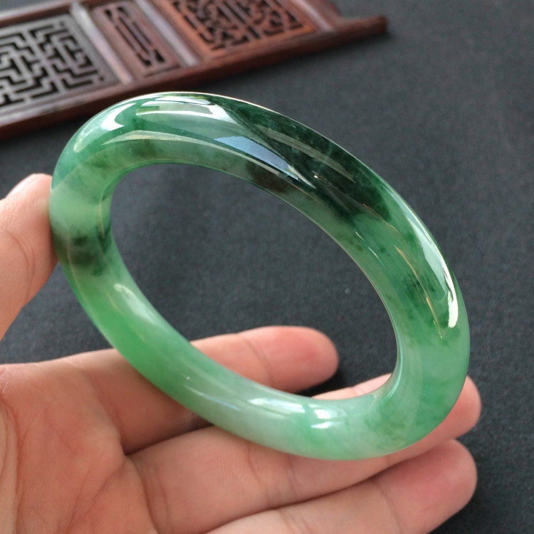 (超值推荐)糯冰种飘花圆条手镯(55mm)