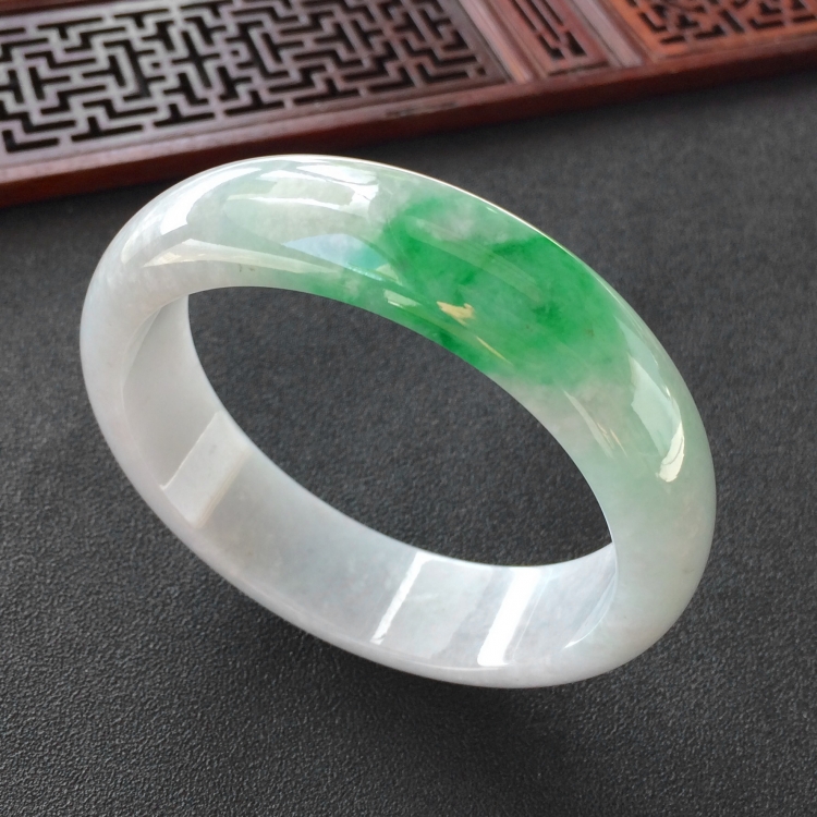 (超值推荐)糯冰种飘翠手镯(59.3mm)
