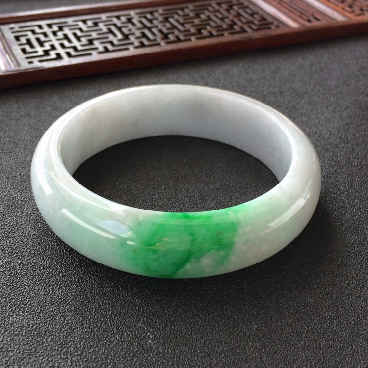 (超值推荐)糯冰种飘翠手镯(59.3mm)