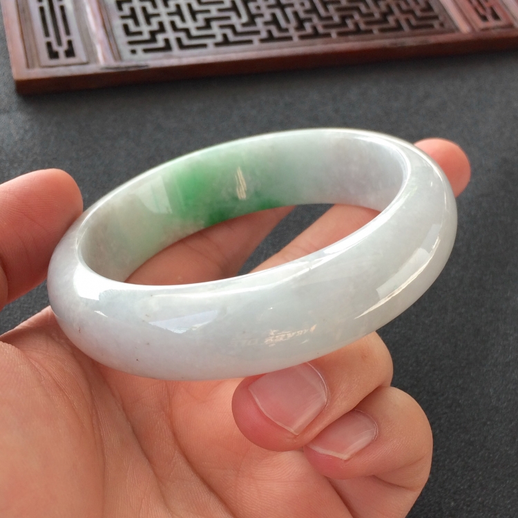 (超值推荐)糯冰种飘翠手镯(59.3mm)