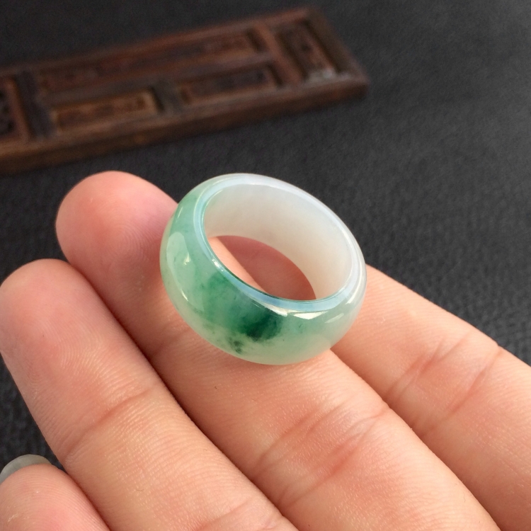 (超值推荐)糯冰种飘花指环