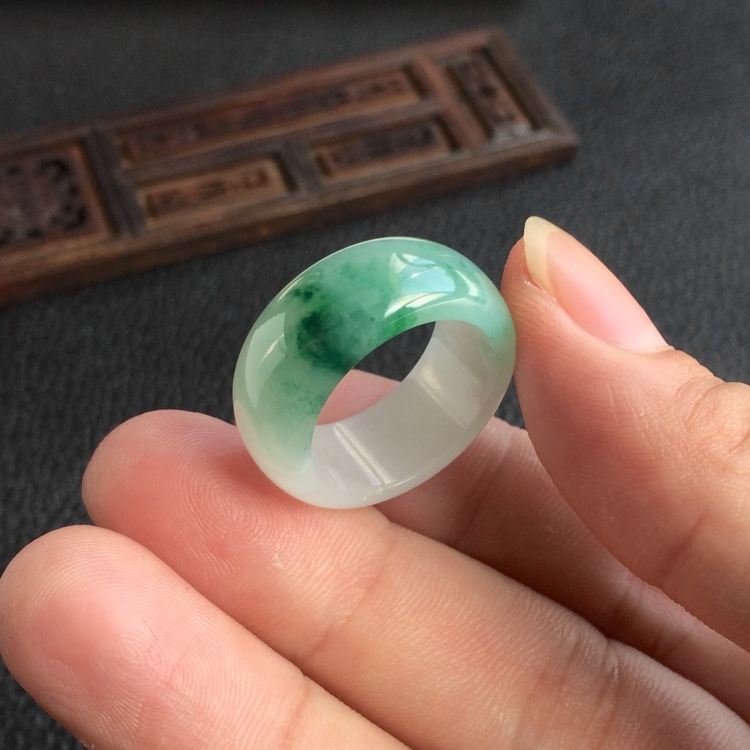 (超值推荐)糯冰种飘花指环