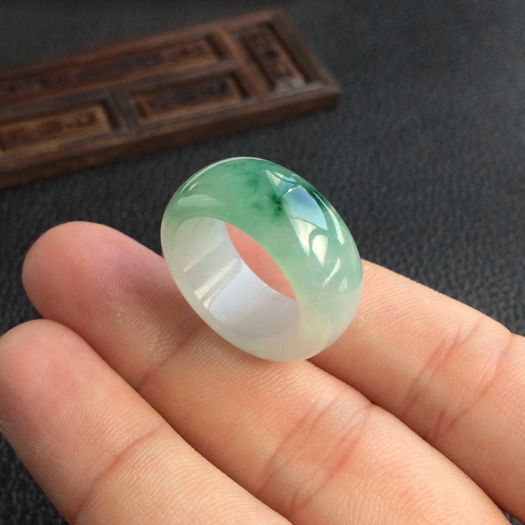 (超值推荐)糯冰种飘花指环