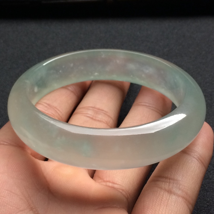 （超值推荐）冰种淡晴水手镯（56.5mm）