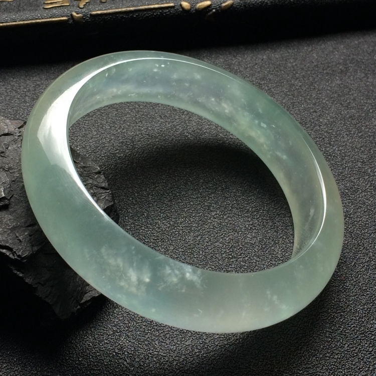（超值推荐）冰种淡晴水手镯（56.5mm）