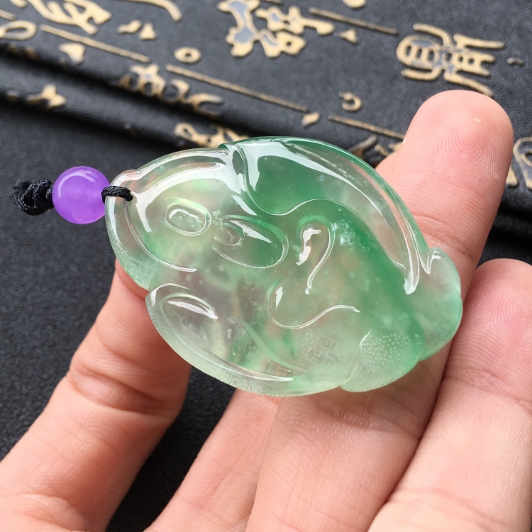 (超值推荐)冰种飘翠自在观音挂件