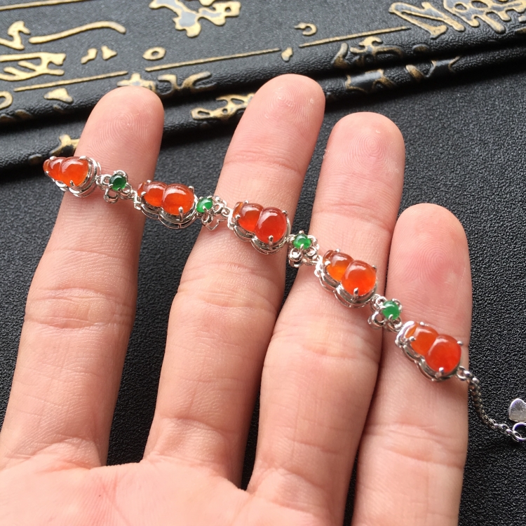 (超值推荐)冰种红翡镶白金钻石葫芦耳坠/手链一套走