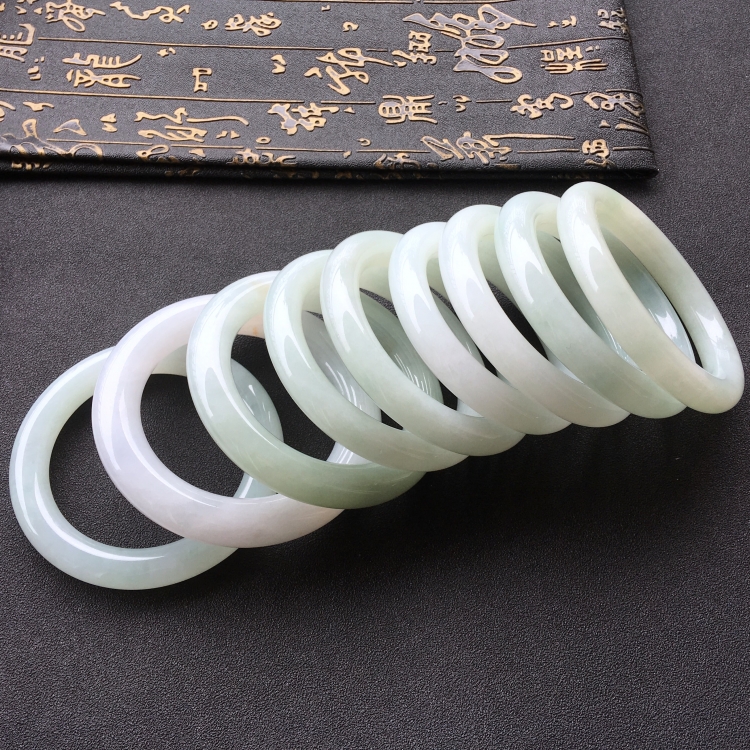 (超值推荐)糯冰种晴水圆条手镯一批走(56.3mm)