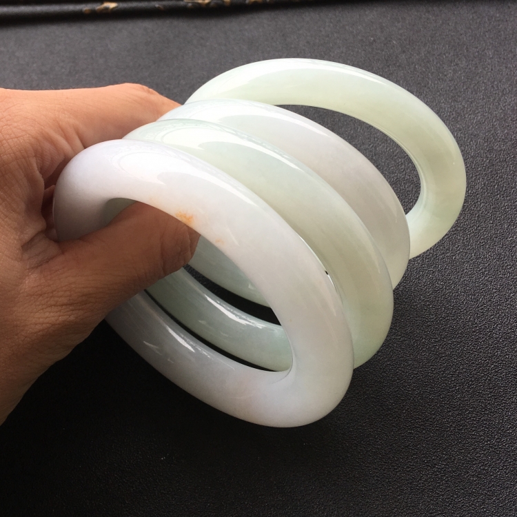 (超值推荐)糯冰种晴水圆条手镯一批走(56.3mm)