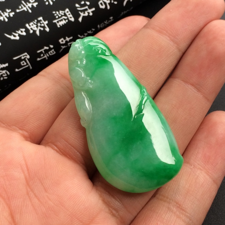 （超值推荐）糯冰种飘翠福瓜挂件