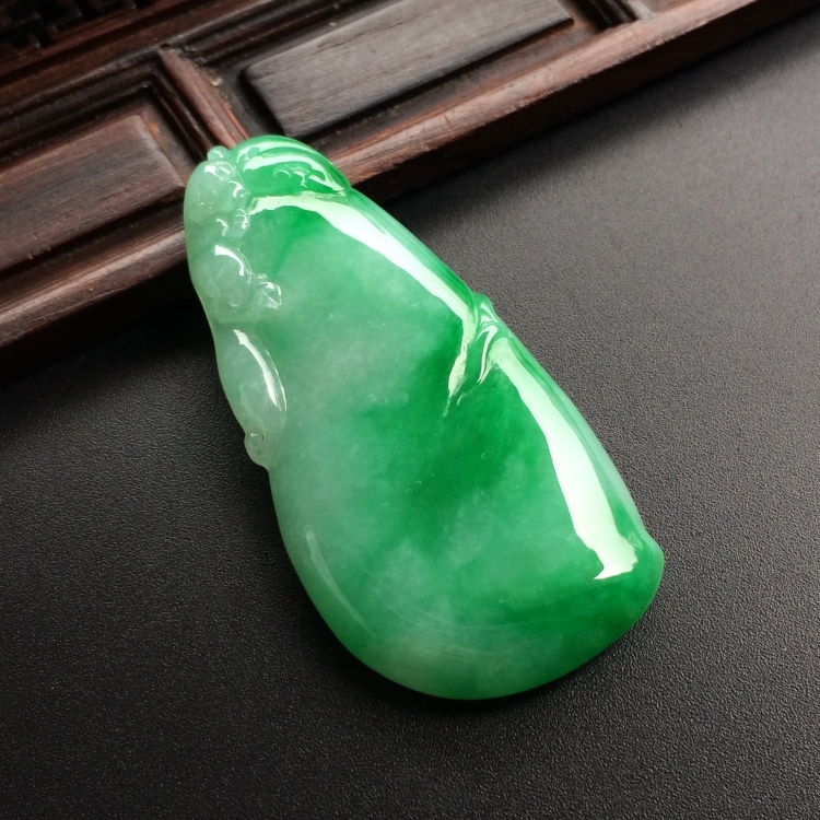 （超值推荐）糯冰种飘翠福瓜挂件