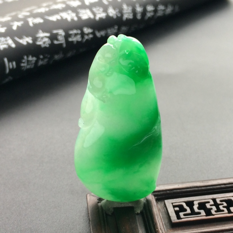 （超值推荐）糯冰种飘翠福瓜挂件