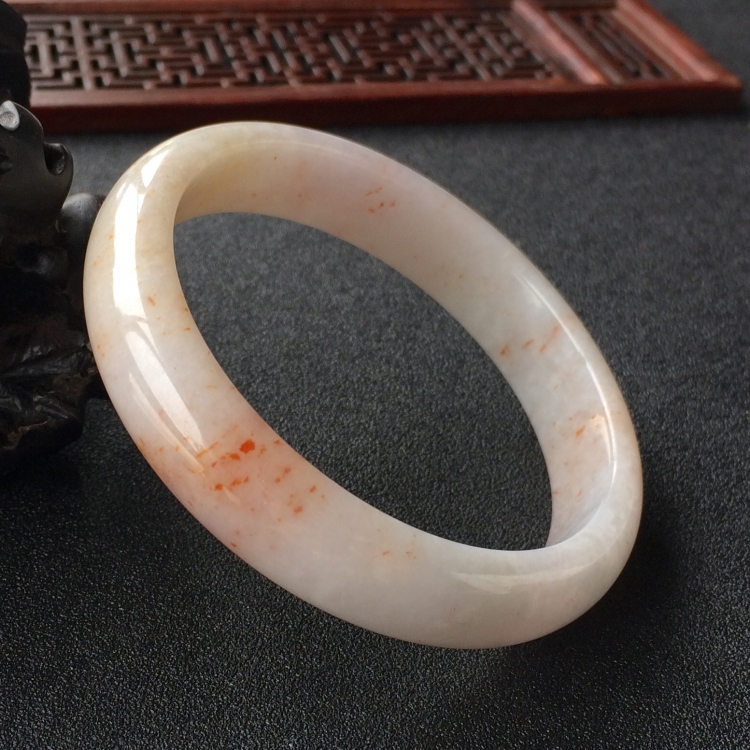 (超值推荐)糯冰种飘红花手镯(57.7mm)
