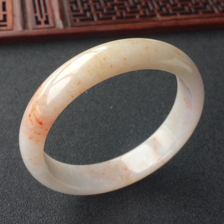 (超值推荐)糯冰种飘红花手镯(57.7mm)