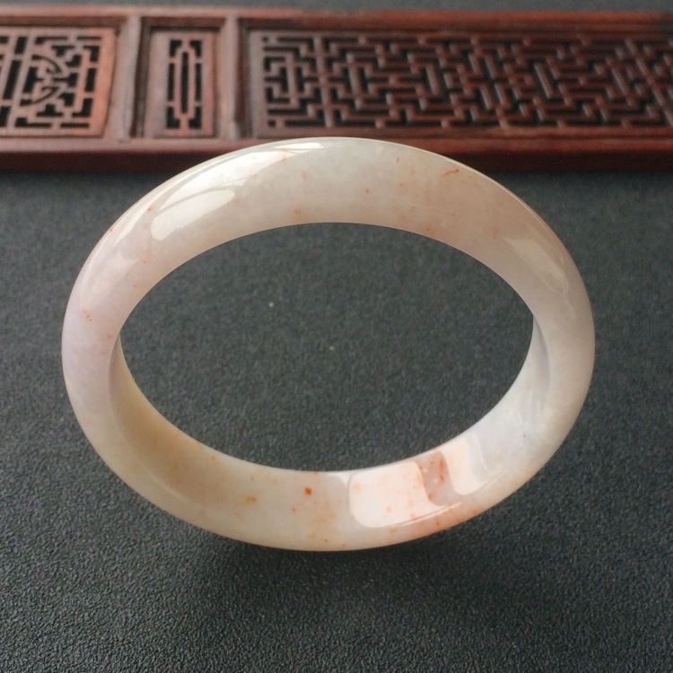 (超值推荐)糯冰种飘红花手镯(57.7mm)