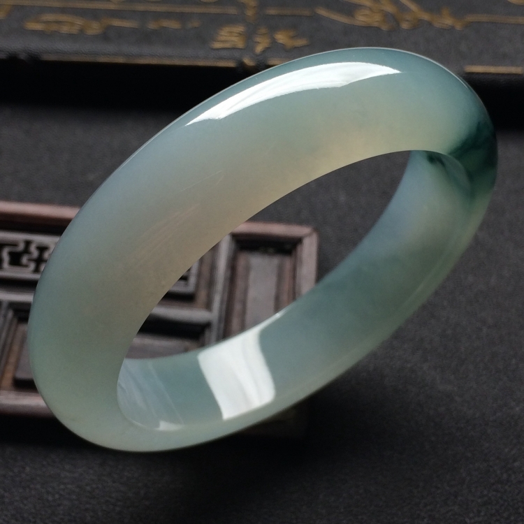 （超值推荐）冰种飘花手镯（56.6mm）