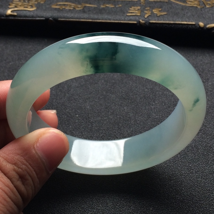 （超值推荐）冰种飘花手镯（56.6mm）