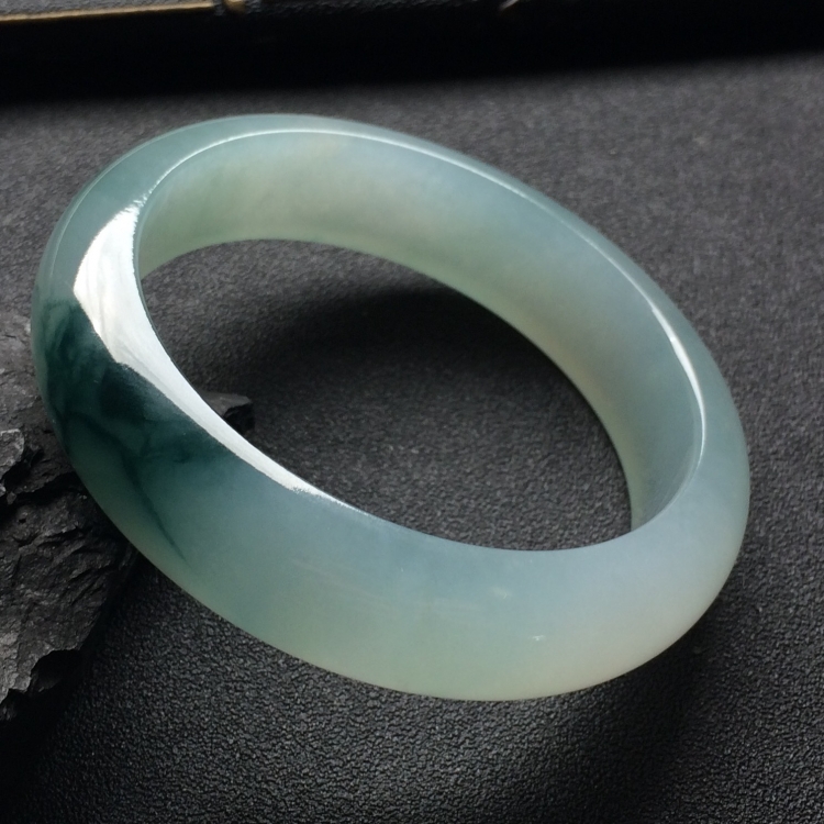 （超值推荐）冰种飘花手镯（56.6mm）