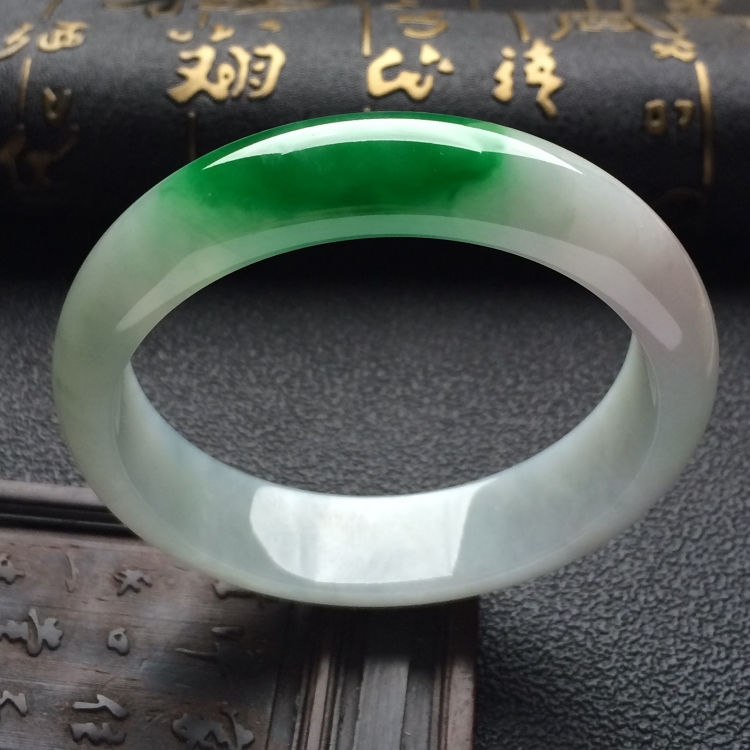（超值推荐）糯冰种飘阳绿手镯（55.3mm）