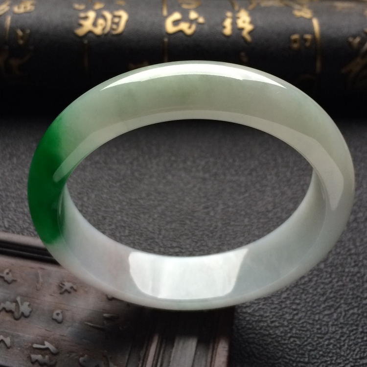 （超值推荐）糯冰种飘阳绿手镯（55.3mm）