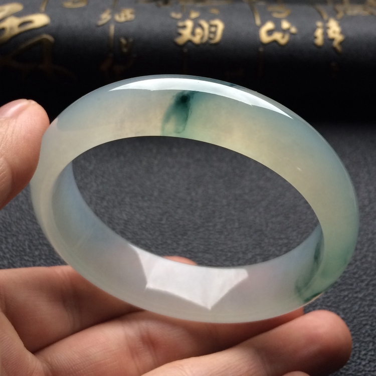 （超值推荐）冰种飘花手镯（57.2mm）
