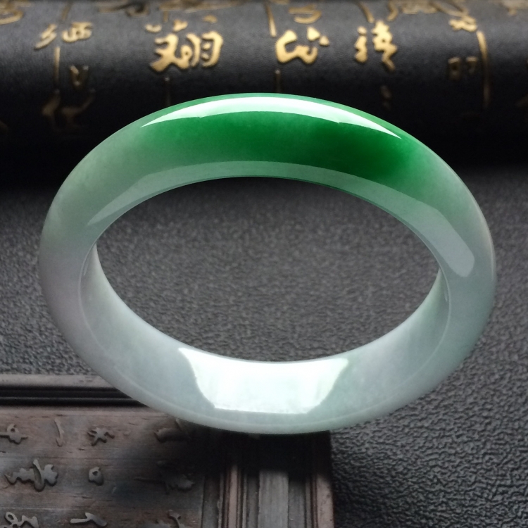 （超值推荐）糯冰种飘阳绿手镯（57.7mm）