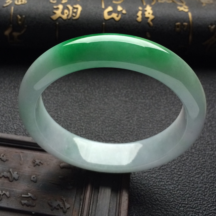 （超值推荐）糯冰种飘阳绿手镯（57.7mm）