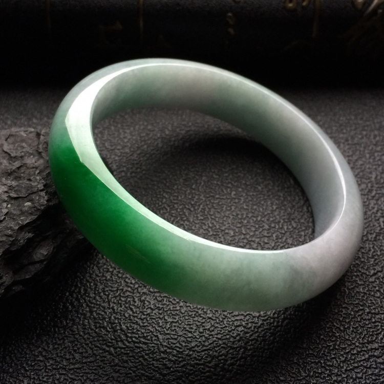 （超值推荐）糯冰种飘阳绿手镯（57.7mm）