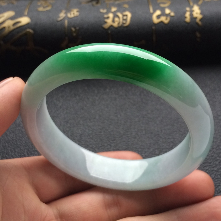 （超值推荐）糯冰种飘阳绿手镯（57.7mm）