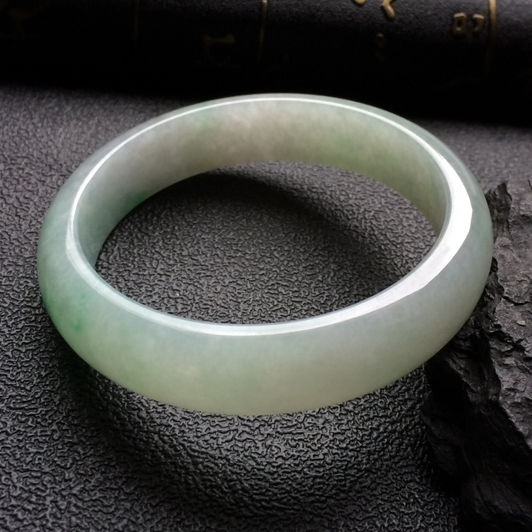 （超值推荐）糯冰种飘翠手镯（57.7mm）