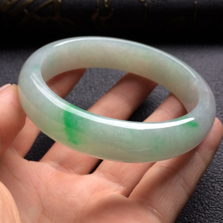 （超值推荐）糯冰种飘翠手镯（57.7mm）
