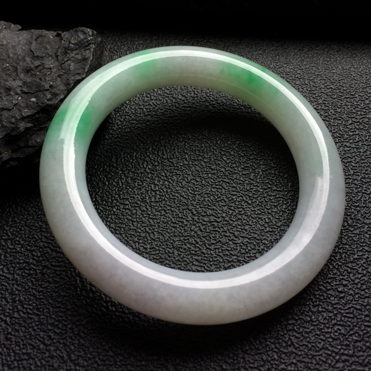 （超值推荐）糯冰种飘翠圆条手镯（54mm）