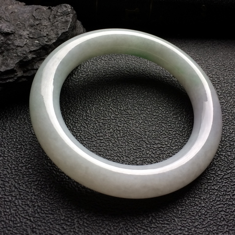 （超值推荐）糯冰种飘翠圆条手镯（54mm）