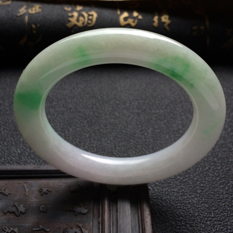 （超值推荐）糯冰种飘翠圆条手镯（54mm）