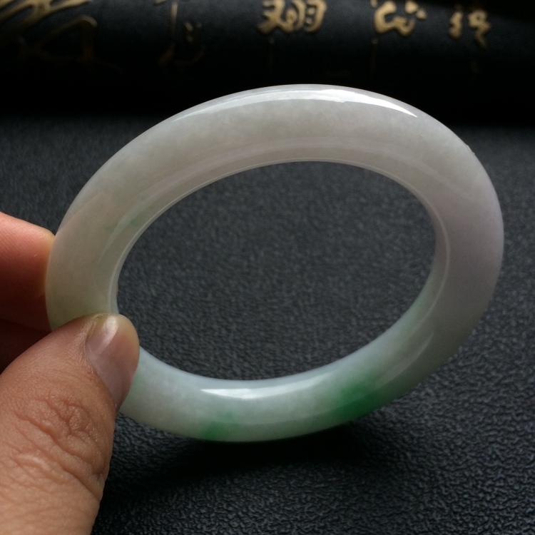 （超值推荐）糯冰种飘翠圆条手镯（54mm）