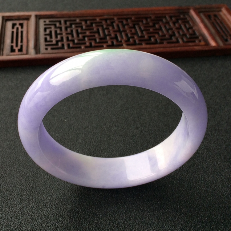 (超值推荐)糯冰种春带彩手镯(58.7mm)