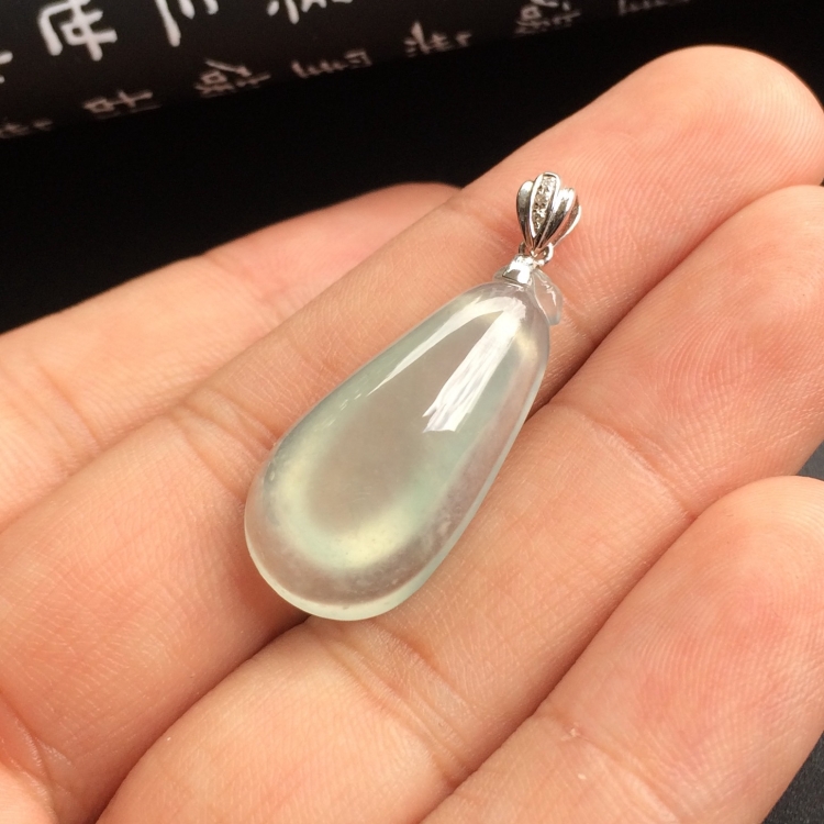 （超值推荐）冰种淡晴水福瓜挂件（金扣）