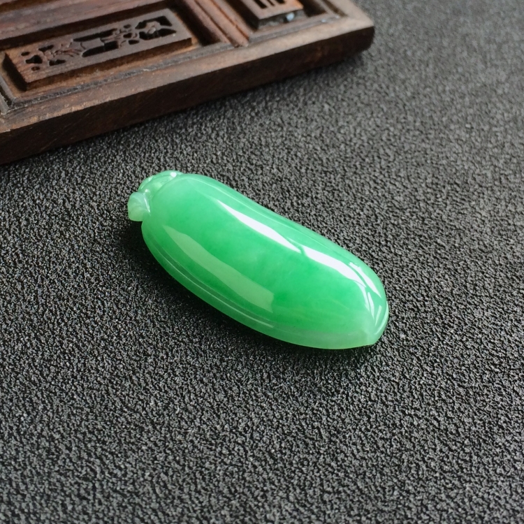 (超值推荐)糯冰种豆色福瓜挂件