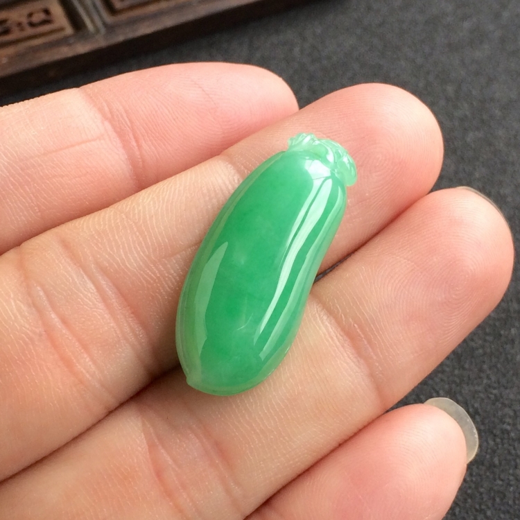 (超值推荐)糯冰种豆色福瓜挂件