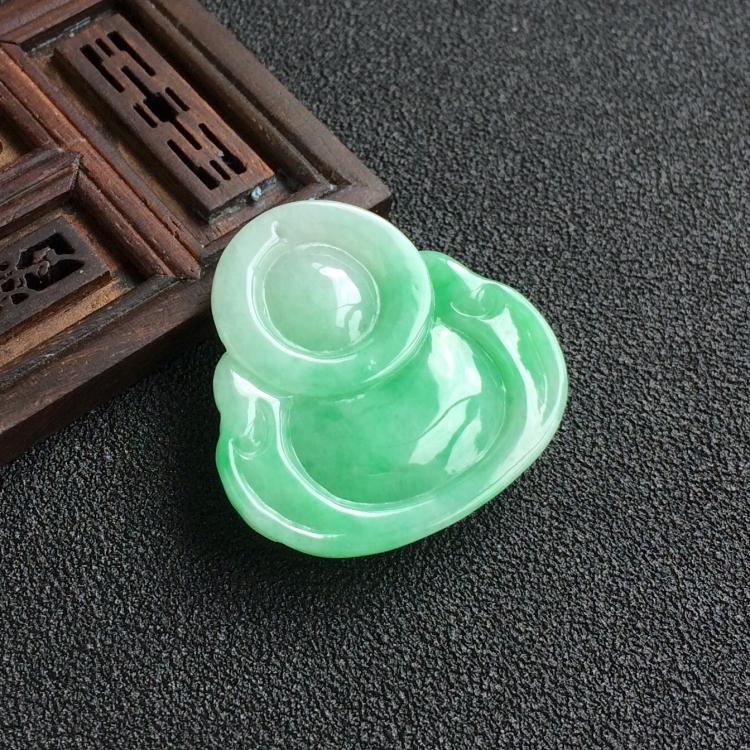 (超值推荐)糯冰种豆绿玉佛挂件