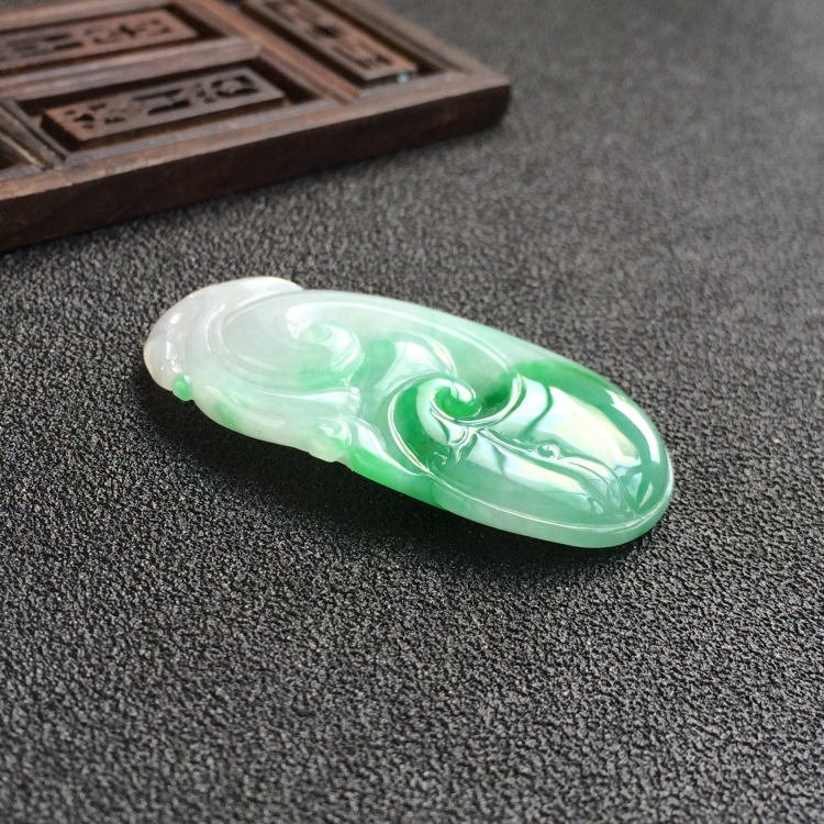(超值推荐)糯冰种飘翠如意挂件