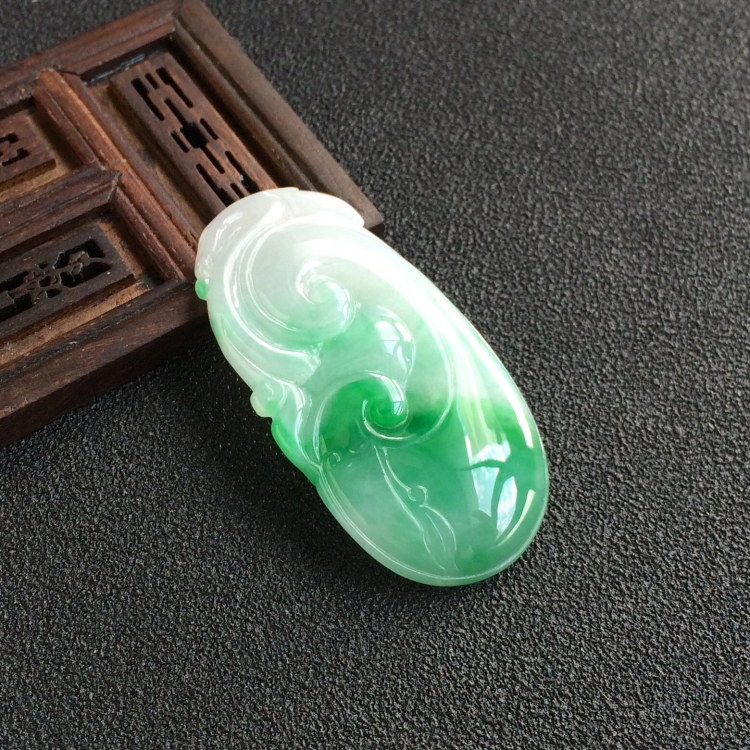 (超值推荐)糯冰种飘翠如意挂件