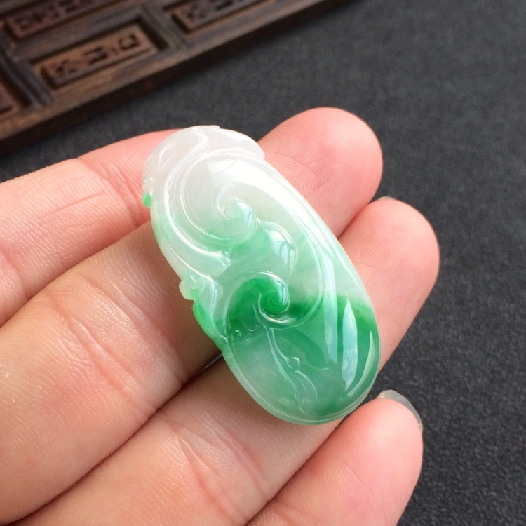 (超值推荐)糯冰种飘翠如意挂件