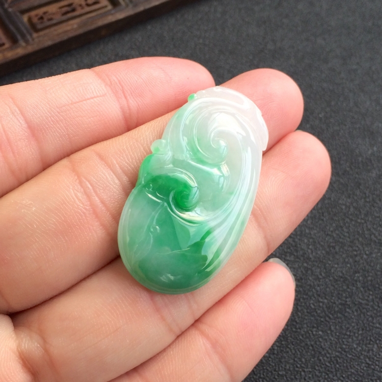 (超值推荐)糯冰种飘翠如意挂件