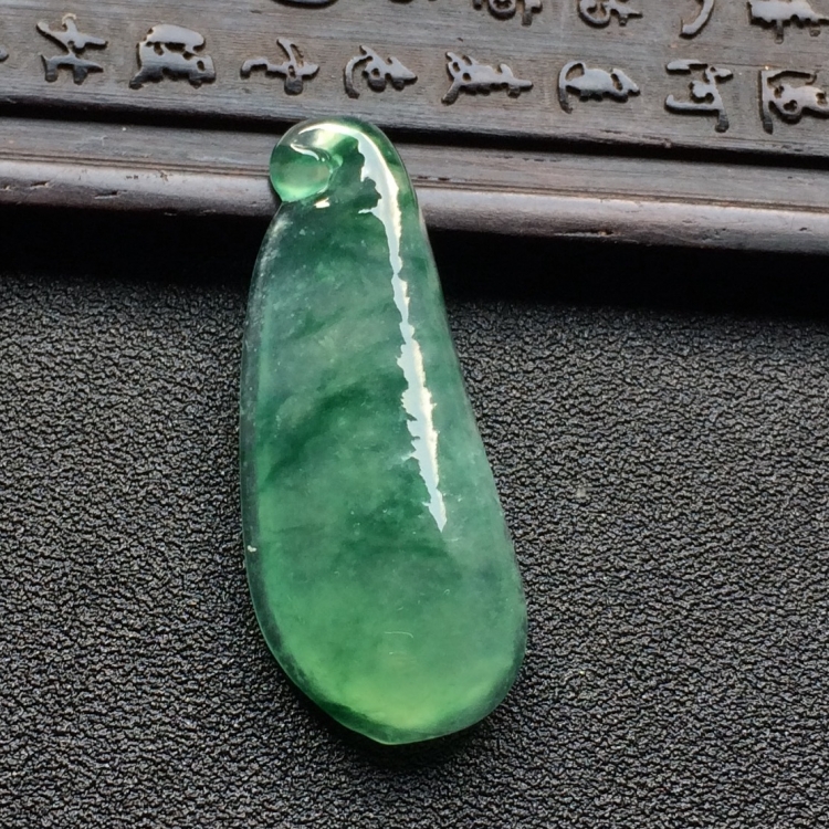 （超值推荐）冰种飘花福瓜挂件