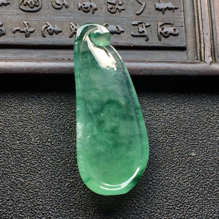 （超值推荐）冰种飘花福瓜挂件