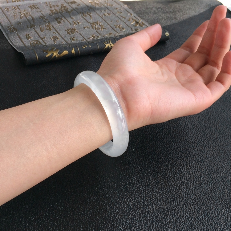 (超值推荐)冰种白色手镯(58.3mm)